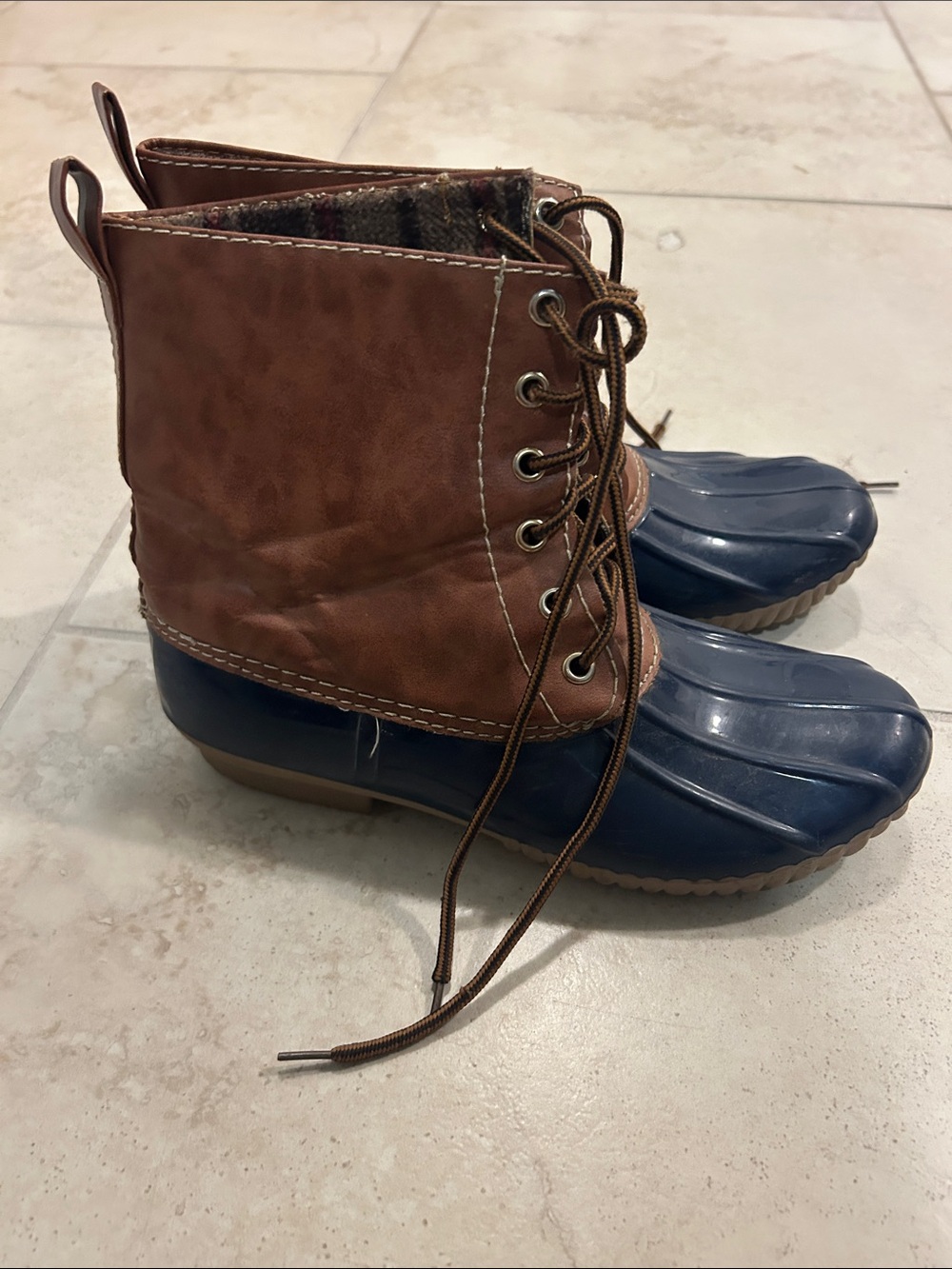 Dr. Scholl's Brown and Navy Lace-Up Duck Boots